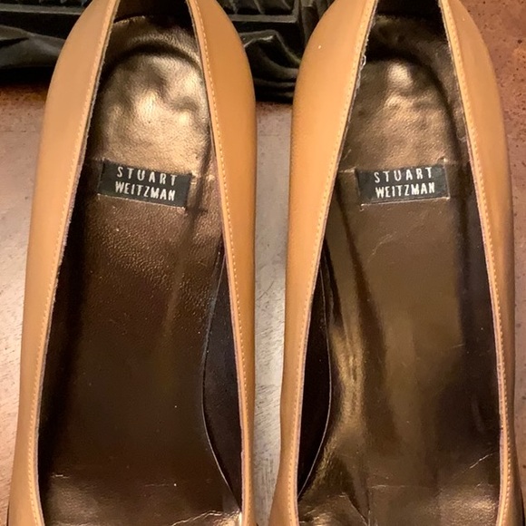 Stuart Weitzman Camel Kid Pumps - Picture 2 of 10